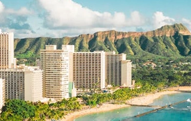 Waikiki beech, hotels and diamond head mountains